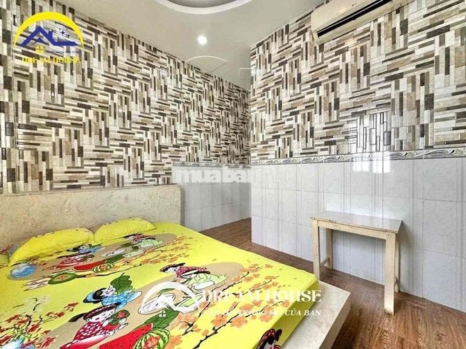 CHỈ 2TR8 - FUII NỘI THẤT - CỬA SỔ TRỜI- MÁY NÓNG LẠNH