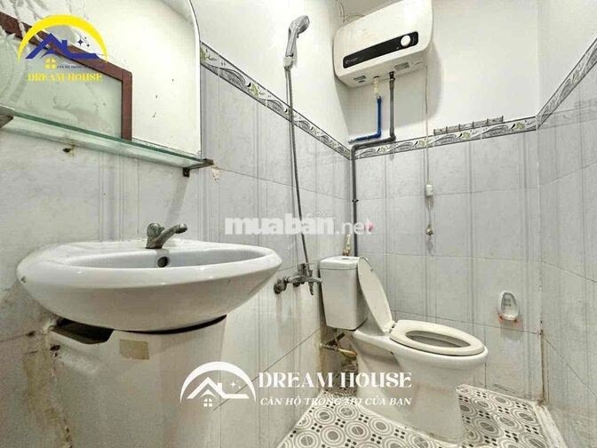 CHỈ 2TR8 - FUII NỘI THẤT - CỬA SỔ TRỜI- MÁY NÓNG LẠNH