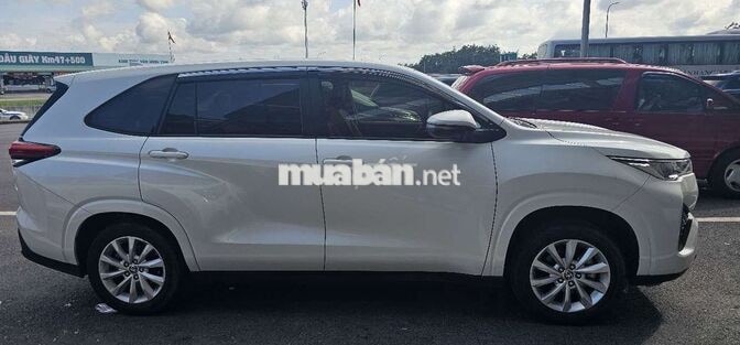 Toyota Innova Cross 2025 Trắng Ngọc Trai
