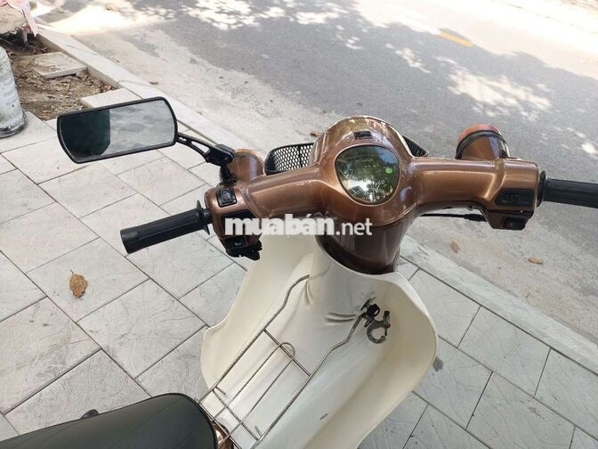 Honda Cub 50 phân khối Nâu Trắng
