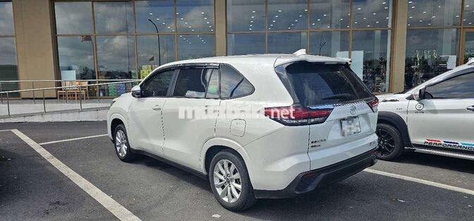 Toyota Innova Cross 2025 Trắng Ngọc Trai