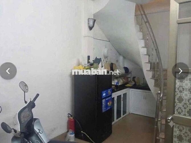 Cho thuê nhà nguyên căn phố Bạch Mai 30m2 x5T giá 8 triệu/1th 2 thoáng
