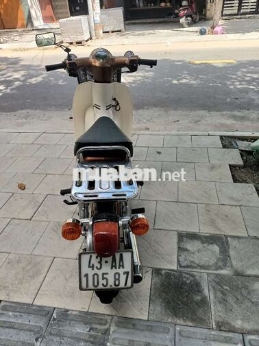 Honda Cub 50 phân khối Nâu Trắng