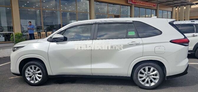 Toyota Innova Cross 2025 Trắng Ngọc Trai