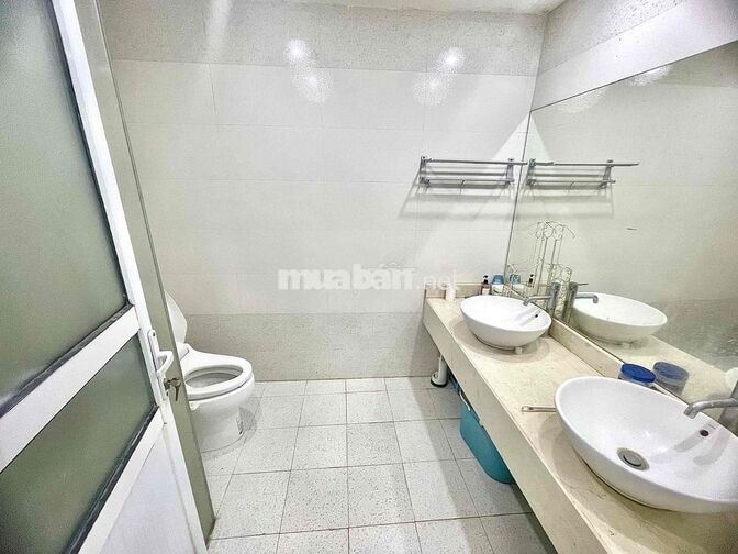 Cho thuê nhà nguyên căn phố Đội Cấn, chính chủ
