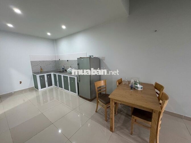 Cho thuê nhà nguyên căn 2pn sân xe rộng ! khu dân cư yên tĩnh!