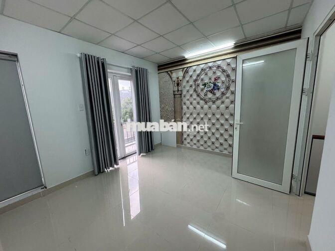 Cho thuê nhà nguyên căn 2pn sân xe rộng ! khu dân cư yên tĩnh!