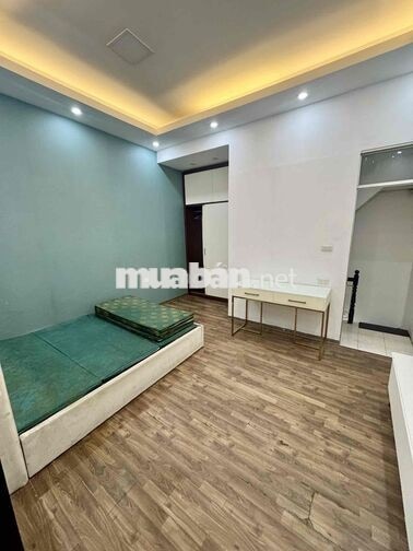 Cho thuê nhà nguyên căn phố Đội Cấn, chính chủ
