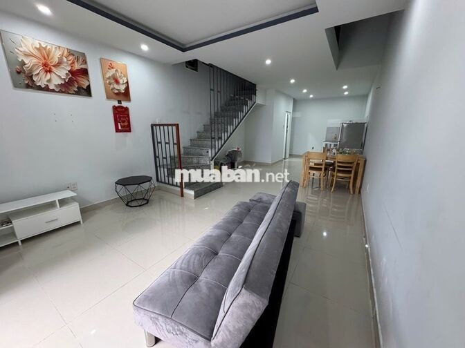 Cho thuê nhà nguyên căn 2pn sân xe rộng ! khu dân cư yên tĩnh!