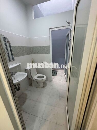 Cho thuê nhà nguyên căn 2pn sân xe rộng ! khu dân cư yên tĩnh!