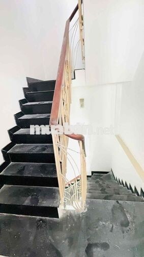 CHO THUÊ NHÀ MỚI SƠN SỬA MẶT TIỀN ĐƯỜNG ĐỒNG NAI, QUẬN 10