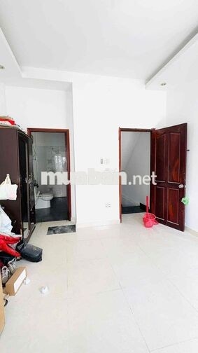 CHO THUÊ NHÀ MỚI SƠN SỬA MẶT TIỀN ĐƯỜNG ĐỒNG NAI, QUẬN 10