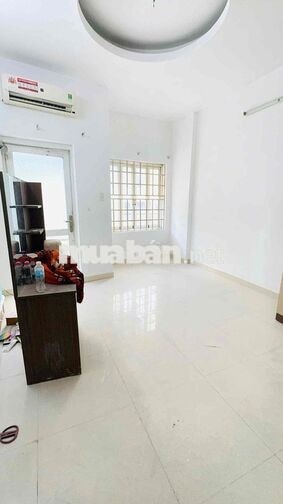 CHO THUÊ NHÀ MỚI SƠN SỬA MẶT TIỀN ĐƯỜNG ĐỒNG NAI, QUẬN 10