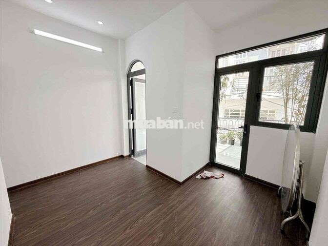 Quận 7 - 5 Tỷ 950 - Nhà Mới 2 Tầng 66m² - Ngang 4m - 3PN - Ngay UBND P