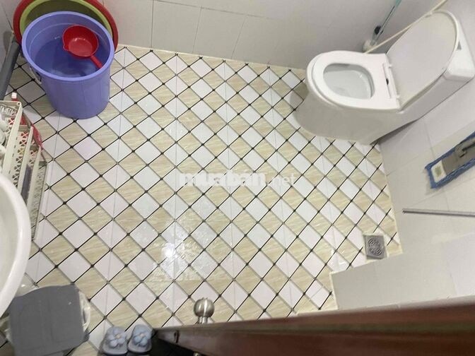 mình muốn tìm bạn nữ ở ghép vì mình ở một mình nên hơi buồn huhu