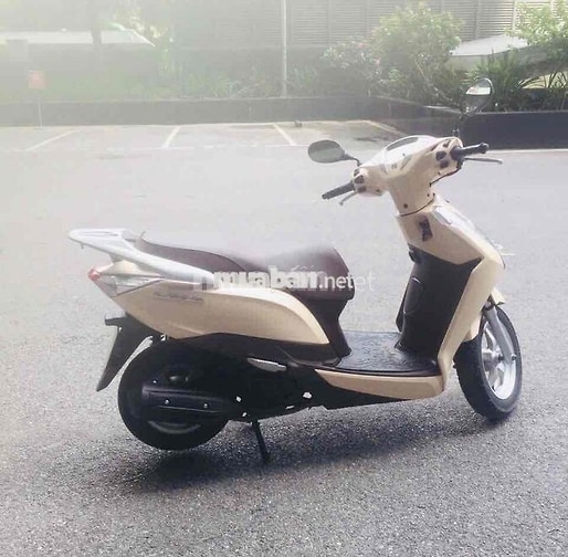LEAD 125 vàng kem xe đi giữ gìn chất lượng rất tốt