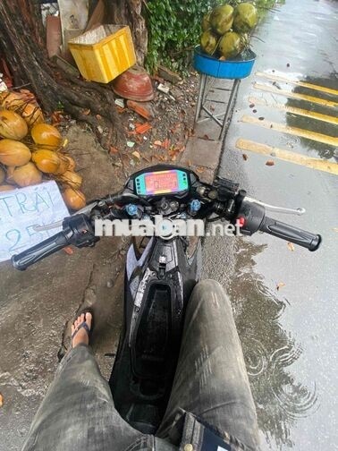 Suzuki Satria Đen Xe côn tay
