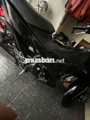 Suzuki Satria Đen Xe côn tay