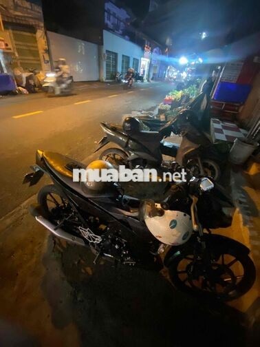 Suzuki Satria Đen Xe côn tay