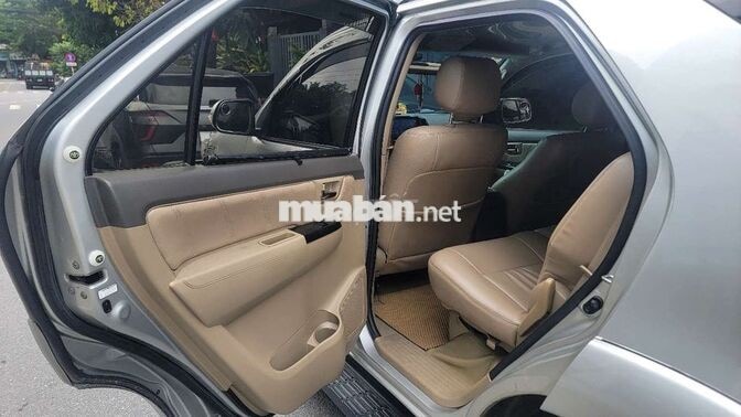 Toyota Fortuner 2012 Số sàn Bạc 270.620 km