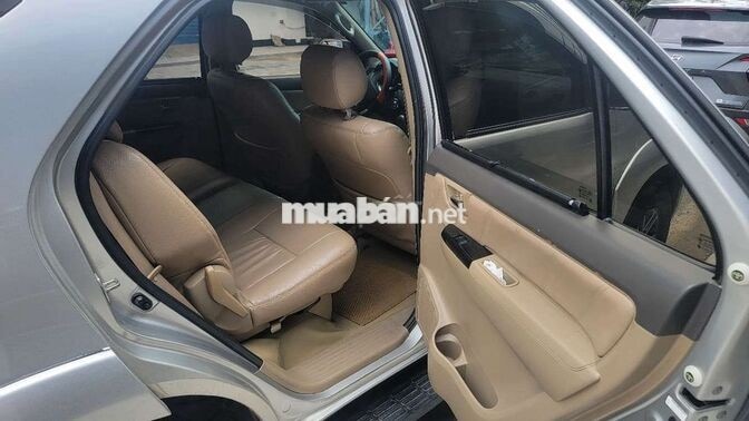 Toyota Fortuner 2012 Số sàn Bạc 270.620 km