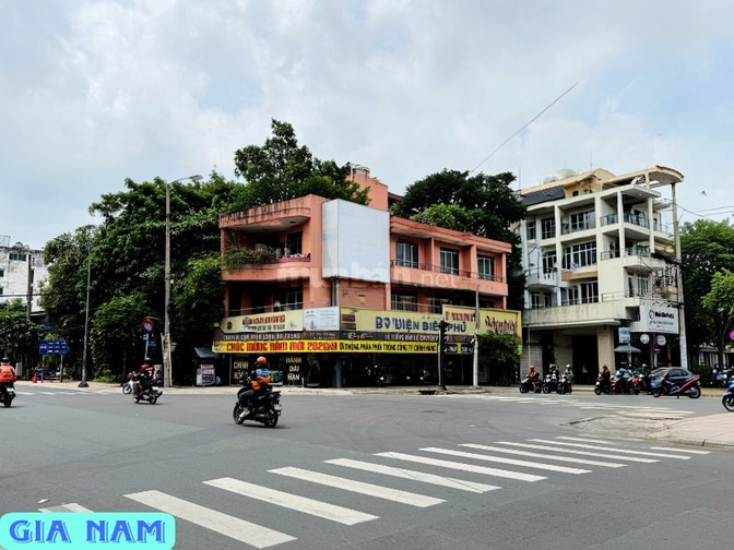 BÁN NHÀ GÓC 2 MẶT TIỀN : ĐƯỜNG ĐINH BỘ LĨNH VÀ CHU VĂN AN - P. 26 -BT