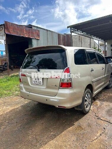 Toyota Innova E 2016 Vàng cát