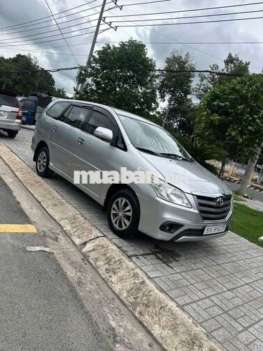 Toyota Innova 8 chỗ Số sàn Bạc