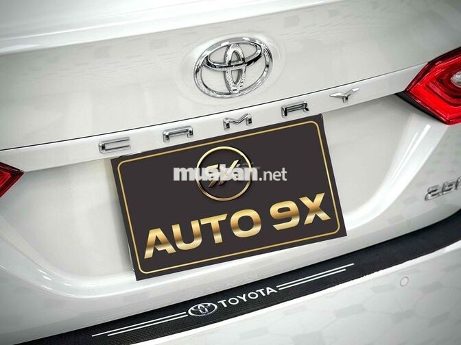 Toyota Camry 2.5Q 2021 Trắng Ngọc Trai 13.000km