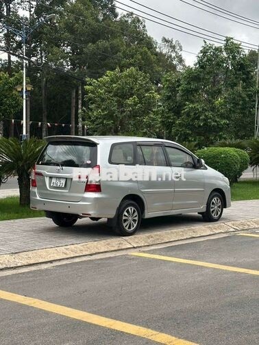 Toyota Innova 8 chỗ Số sàn Bạc