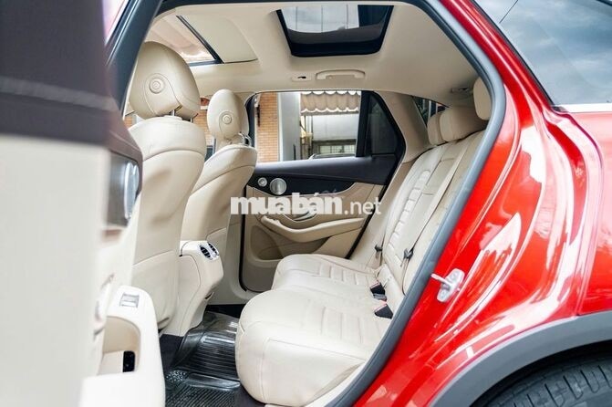 Mercedes-Benz E-Class E200