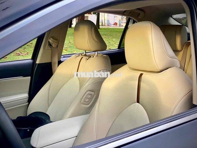 🚘 Toyota Camry 2.0Q 2022 Đen 20.000 km