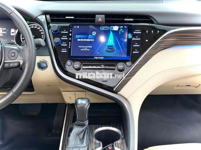 Toyota Camry 2.5Q 2021 Trắng Ngọc Trai 13.000km