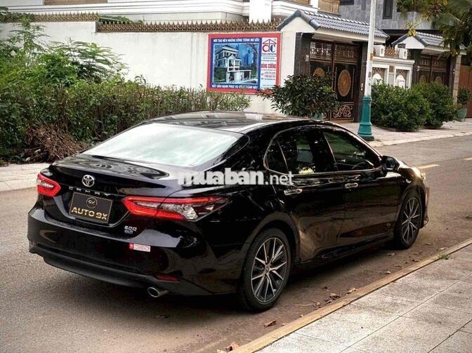 🚘 Toyota Camry 2.0Q 2022 Đen 20.000 km