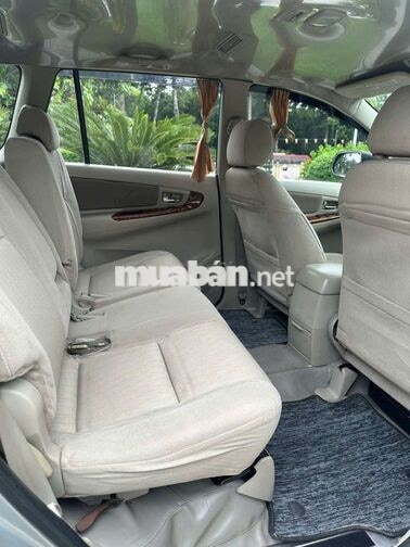 Toyota Innova 8 chỗ Số sàn Bạc