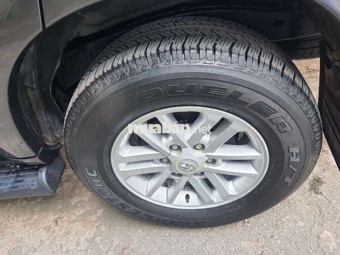 Toyota Fortuner 2013 Xám 7 chỗ Xăng Tự động 2 cầu 