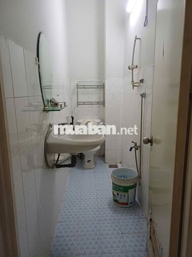 Nhà nguyên căn 1 sẹc Q11 sạch sẽ y hình hẻm thông 4m, 3 p. ngủ, 4.3x12