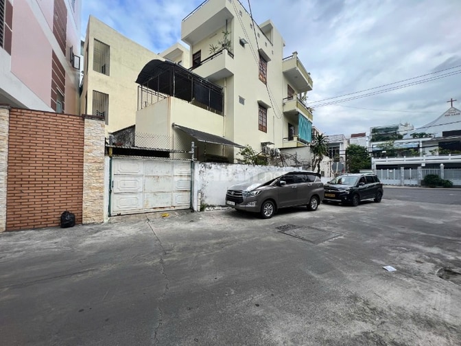 BÁN 3 CĂN NHÀ LIỀN KỀ TTTP NHA TRANG. DT 345,2M2. NGANG 15M. GIÁ 37 TỶ