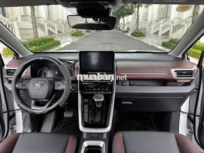 Toyota Innova HEV 2026 Trắng Hybrid 7 chỗ