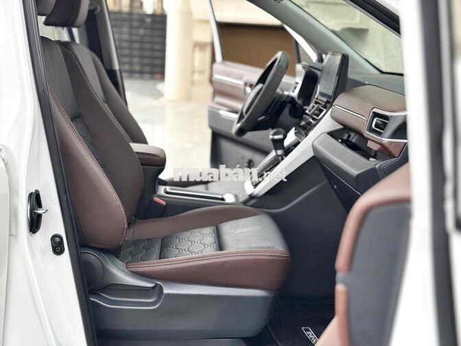 Toyota Innova HEV 2026 Trắng Hybrid 7 chỗ