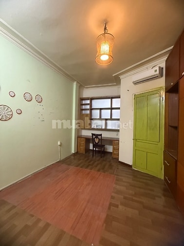 Cho thuê nhà 4 tầng hướng đông nam