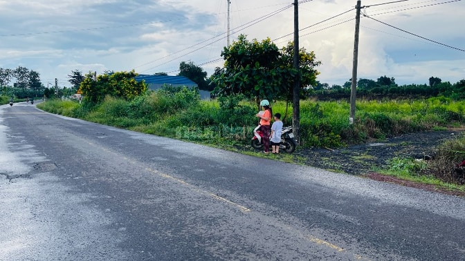 Bán Đất Mặt Tiền đường Nông Cơ