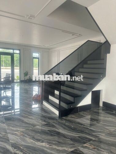 Bán nhà 1 trệt 2 lầu BSG - 4PN 3WC, đường 12m, giá 1.6 tỷ (Sổ riêng)