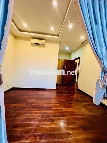 Cho Thuê Biệt Thự DT 8x16 1Trệt 1Lầu 4Pn 3Wc Sân Ôtô Hẻm Xe Tải
