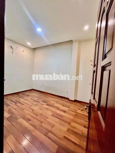 Cho Thuê Biệt Thự DT 8x16 1Trệt 1Lầu 4Pn 3Wc Sân Ôtô Hẻm Xe Tải