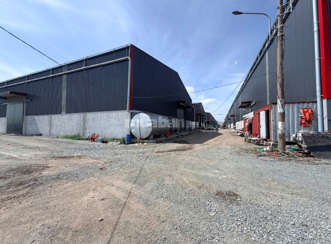 Cho Thuê Nhà xưởng 2.430 m2 Long An Gần Bình Chánh, Giá Chỉ 60k/ m2
