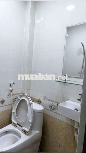 Bán nhà nhỏ mới xây hẻm thẳng xinh xinh cách Nguyễn Thị thập 15m