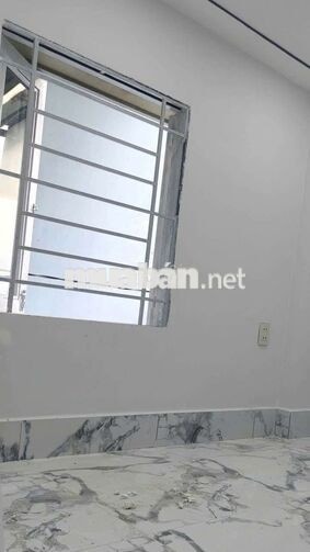 Bán nhà nhỏ mới xây hẻm thẳng xinh xinh cách Nguyễn Thị thập 15m