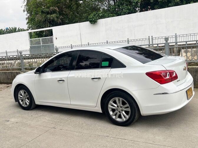 Chevrolet Cruze 1.6 Số sàn model 2018 Trắng