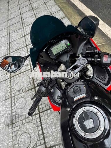 Suzuki GSX R150 2018 biển số thành phố